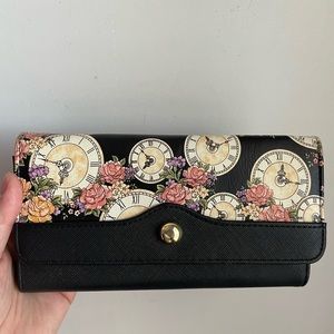 Women’s wallet, lightly used, great condition